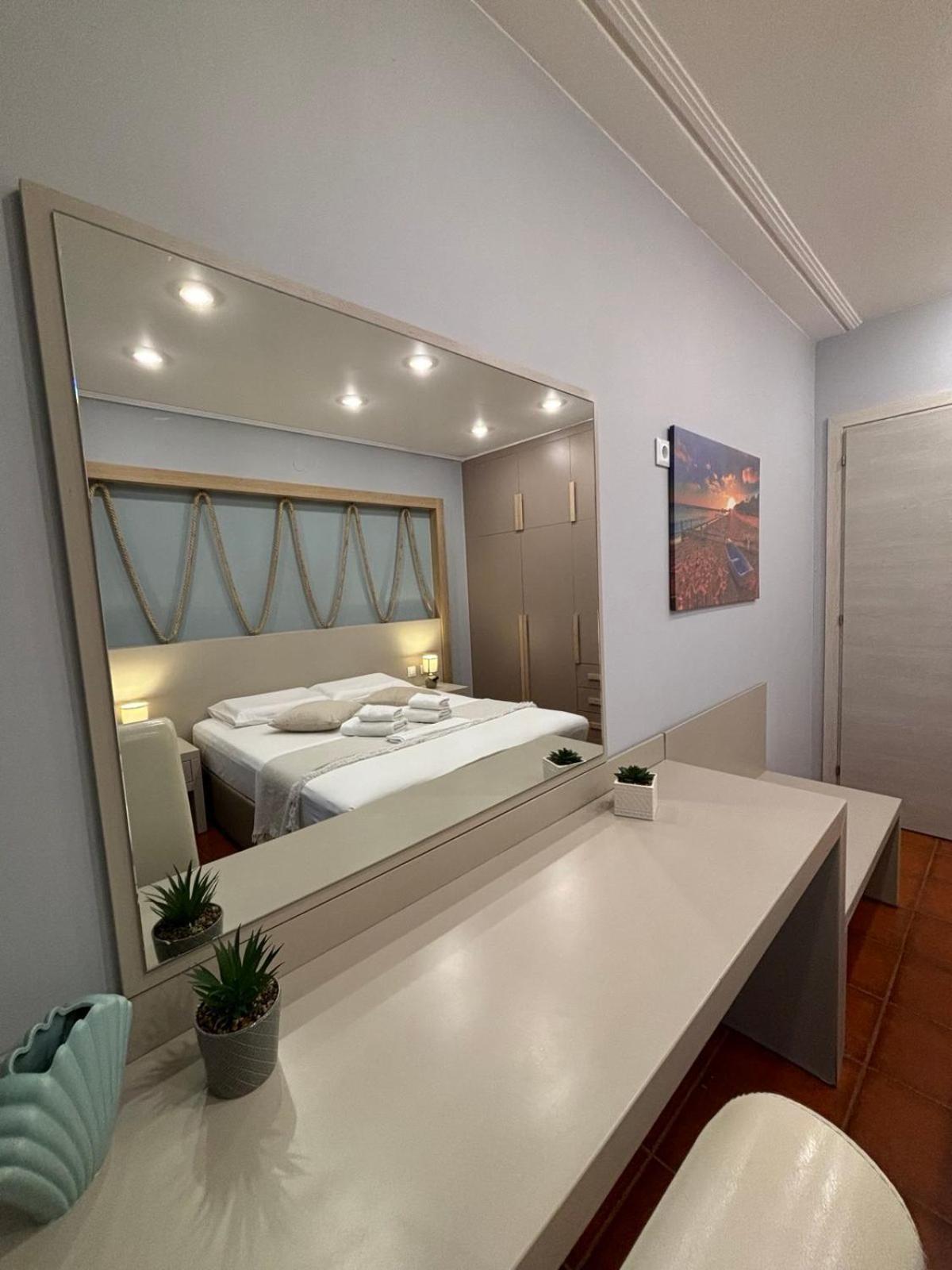 Green Suite Skiathos エクステリア 写真