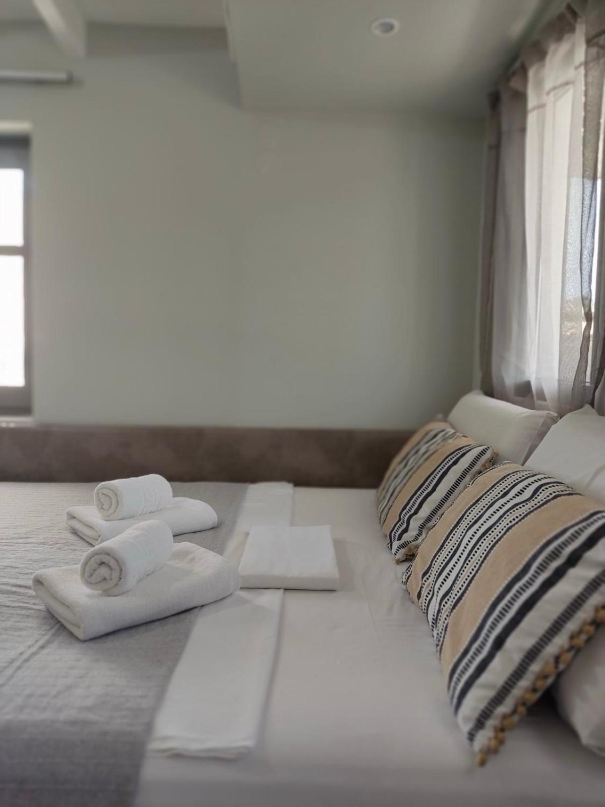 Green Suite Skiathos エクステリア 写真